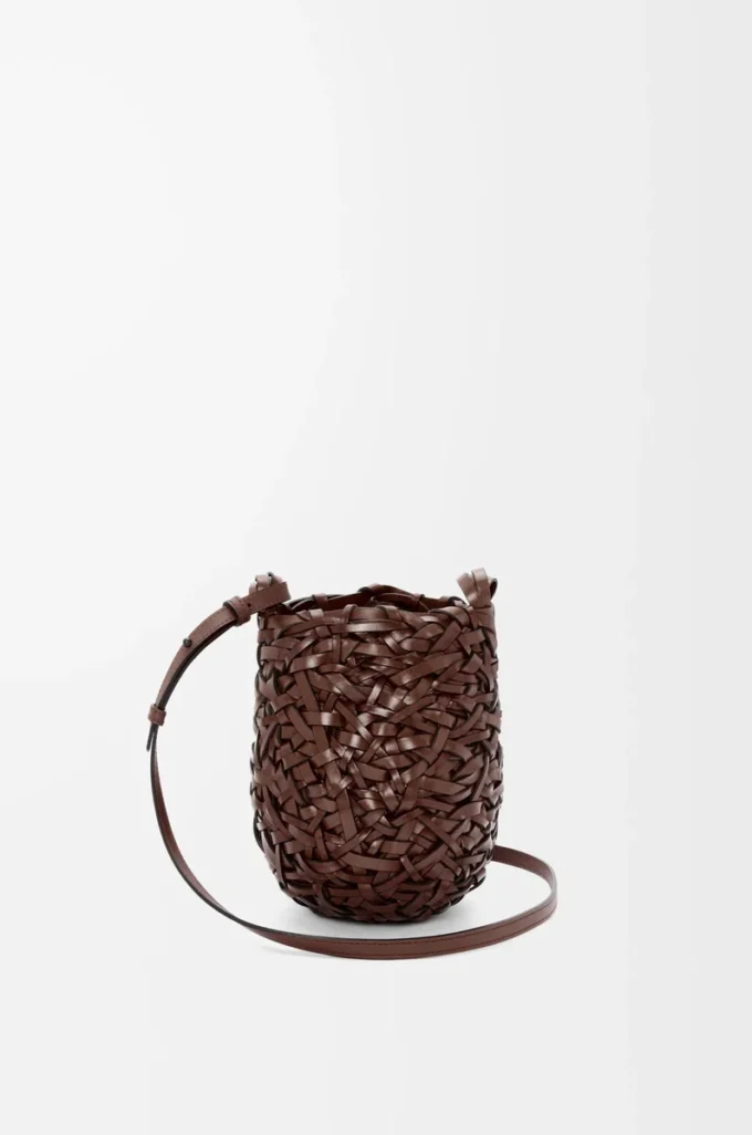Bolso Nest Basket pequeño en piel de becerro color castaño