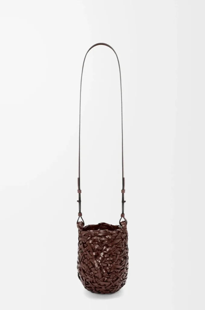 Bolso Nest Basket pequeño en piel de becerro color castaño