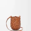 Bolso Nest Basket pequeño en piel de becerro color tostado Bolso Nest Basket pequeño en piel de becerro color tostado