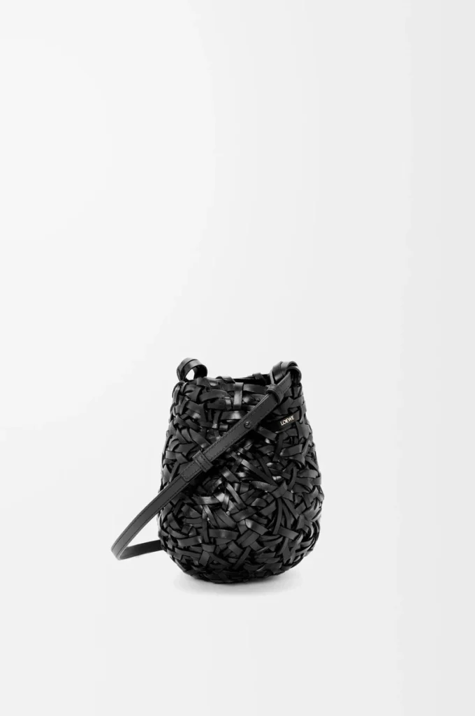 Bolso Nest Basket pequeño en piel de becerro negro Bolso Nest Basket pequeño en piel de becerro negro
