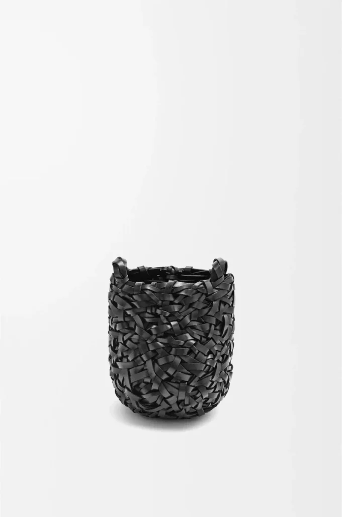 Bolso Nest Basket pequeño en piel de becerro negro Bolso Nest Basket pequeño en piel de becerro negro