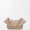 Bolso Ola mediano en piel de becerro lisa Color arena Bolso Ola mediano en piel de becerro lisa Color arena