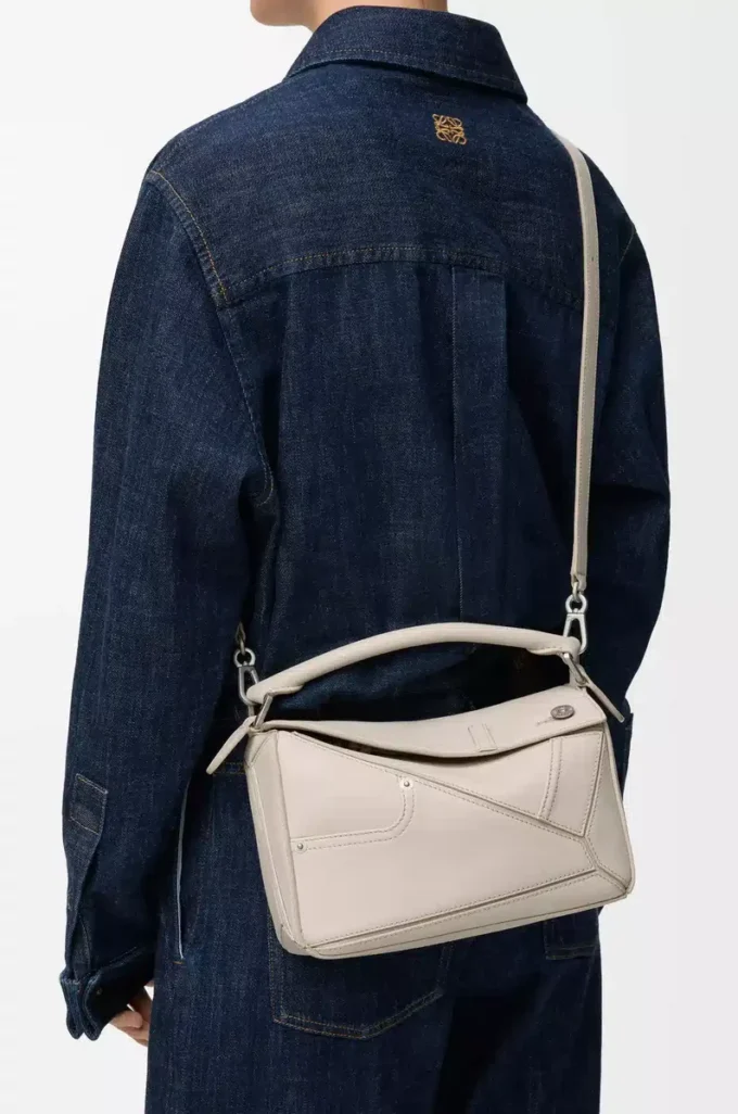 Bolso Panta pequeño Puzzle en piel de becerro brillante Light Ghost