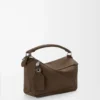 Bolso pequeño Featherlight Puzzle en nubuck granulado color tundra