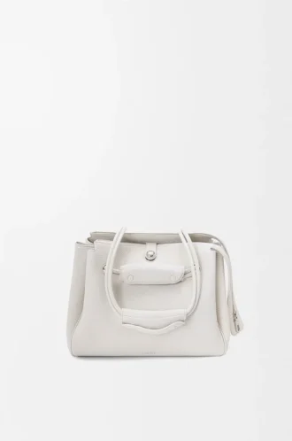 Bolso pequeño Madrid en piel de becerro granulada suave Soft White.