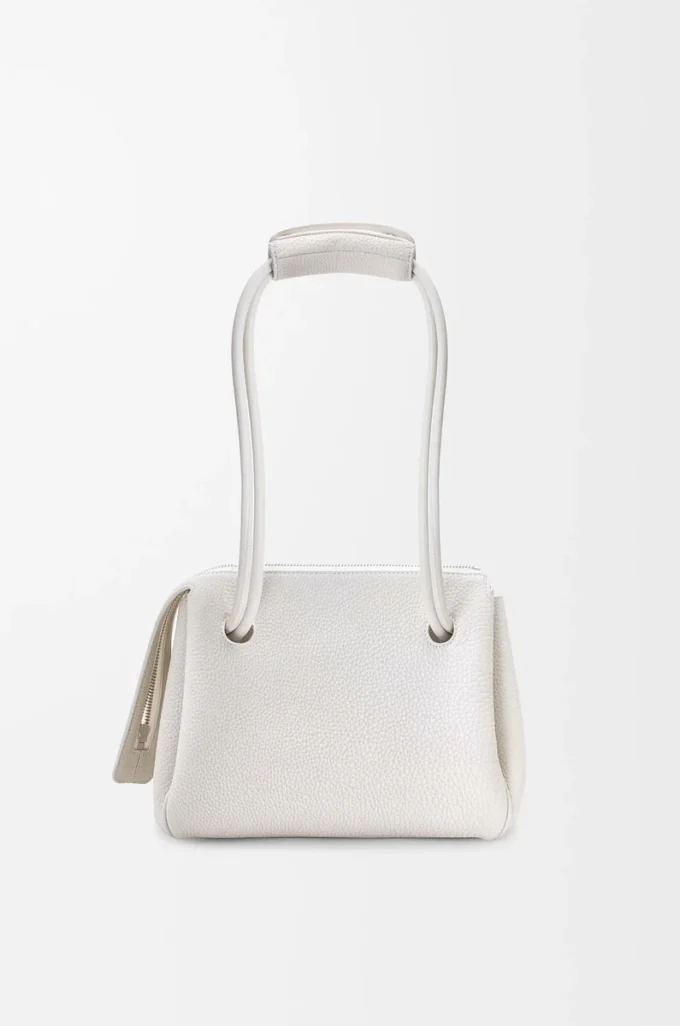 Bolso pequeño Madrid en piel de becerro granulada suave Soft White.