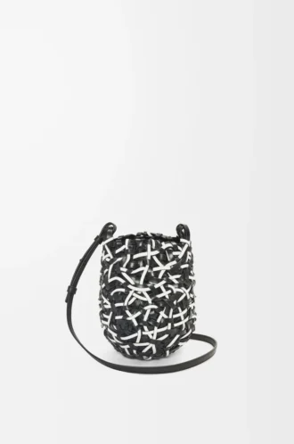 Bolso pequeño Nest Basket en piel de becerro Negro/Blanco