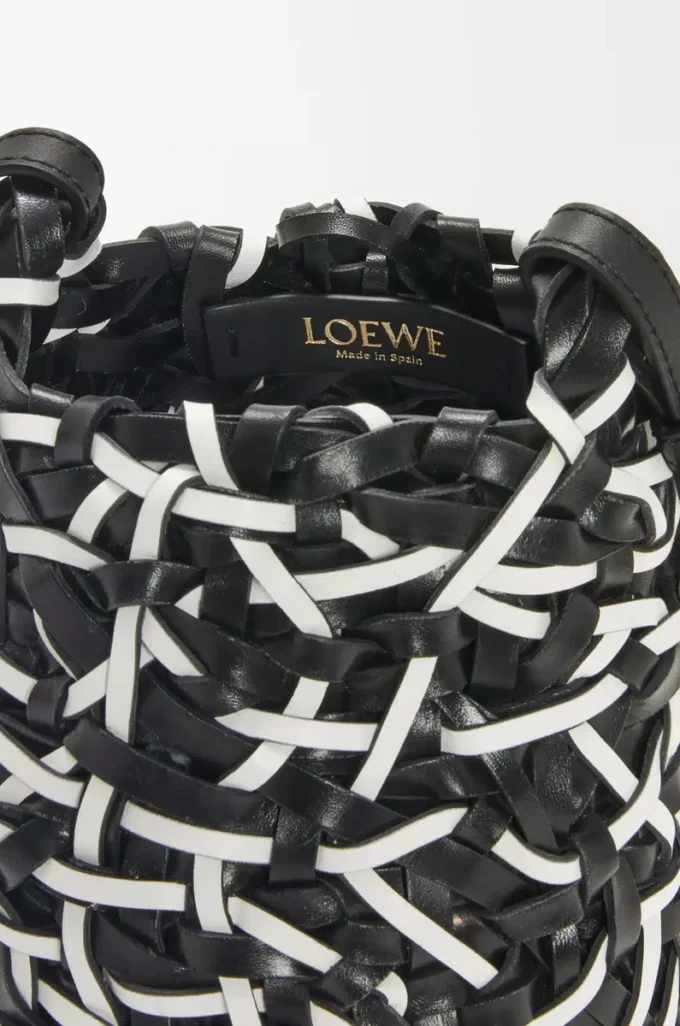 Bolso pequeño Nest Basket en piel de becerro Negro/Blanco Bolso pequeño Nest Basket en piel de becerro Negro/Blanco