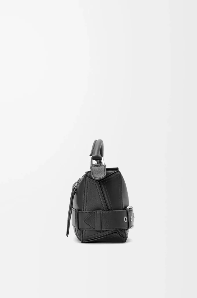 Bolso pequeño Puzzle Biker en piel de becerro brillante color negro Bolso pequeño Puzzle Biker en piel de becerro brillante color negro