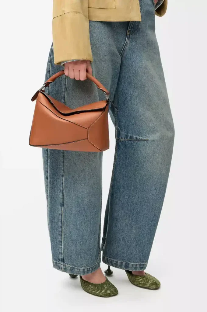 Bolso pequeño Puzzle Edge en piel de becerro clásica color Tan Bolso pequeño Puzzle Edge en piel de becerro clásica color Tan