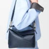 Bolso pequeño Puzzle Edge en piel de becerro granulada suave azul marino oscuro Bolso pequeño Puzzle Edge en piel de becerro granulada suave azul marino oscuro