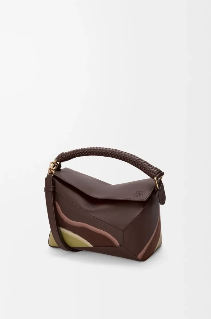 Bolso pequeño Puzzle Edge Landscape en piel de becerro napa chocolate/musgo claro Bolso pequeño Puzzle Edge Landscape en piel de becerro napa chocolate/musgo claro