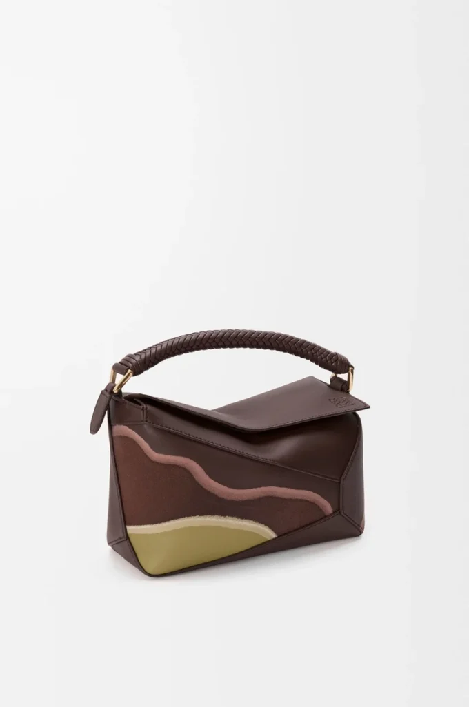 Bolso pequeño Puzzle Edge Landscape en piel de becerro napa chocolate/musgo claro Bolso pequeño Puzzle Edge Landscape en piel de becerro napa chocolate/musgo claro