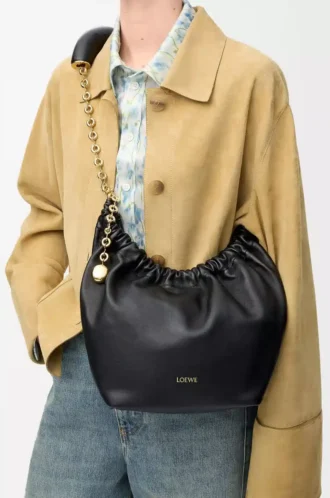 Bolso pequeño Squeeze en piel de cordero napa suave negro