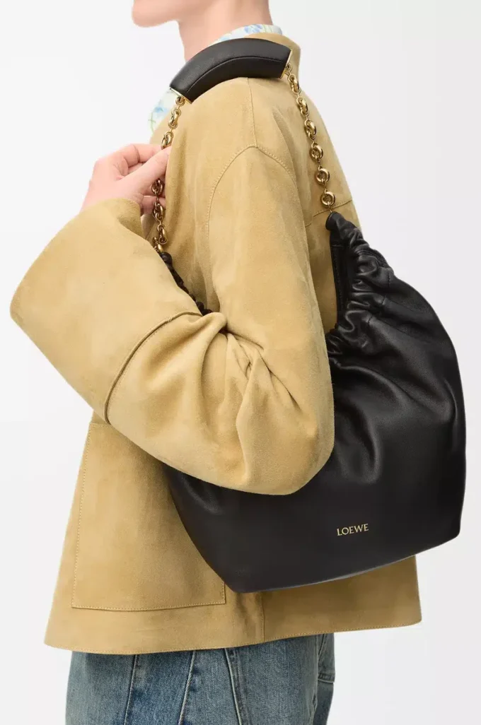 Bolso pequeño Squeeze en piel de cordero napa suave negro Bolso pequeño Squeeze en piel de cordero napa suave negro