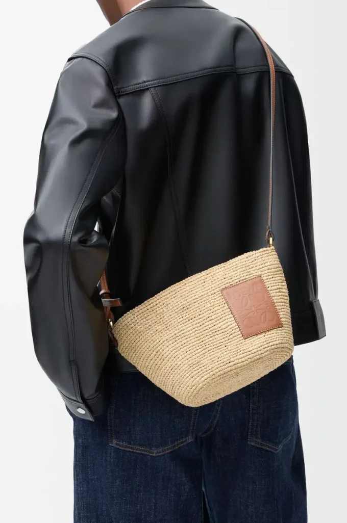 Bolso pochette Slit en rafia y piel de becerro Natural/Marrón claro