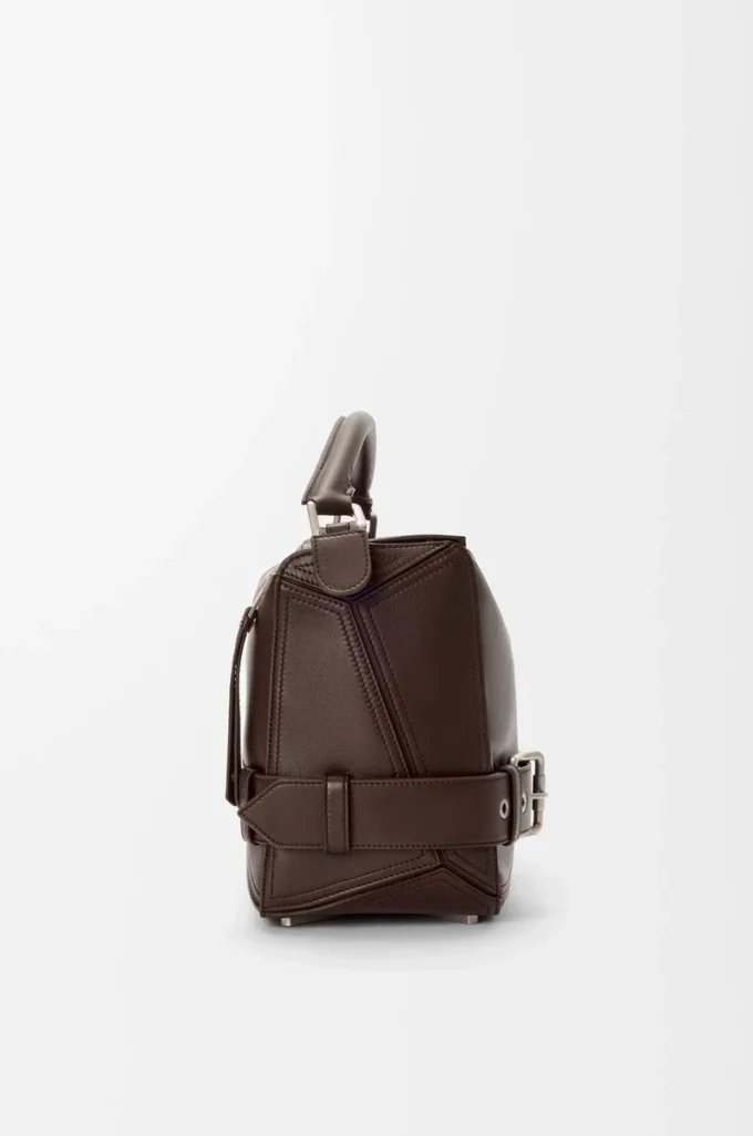 Bolso Puzzle Biker grande en piel de becerro brillante color castaño oscuro