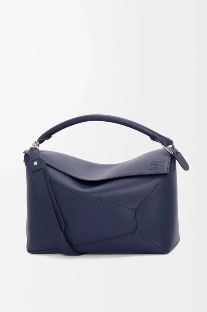 Bolso Puzzle Edge grande en piel de becerro clásica azul abismo