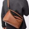 Bolso Puzzle Edge grande en piel de becerro clásica color tostado