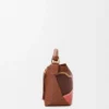 Bolso Puzzle Edge Landscape pequeño en piel de becerro napa Pecan/Parrot Pink Bolso Puzzle Edge Landscape pequeño en piel de becerro napa Pecan/Parrot Pink