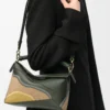 Bolso Puzzle Edge Landscape pequeño en piel de becerro napa verde botella/ocre Bolso Puzzle Edge Landscape pequeño en piel de becerro napa verde botella/ocre
