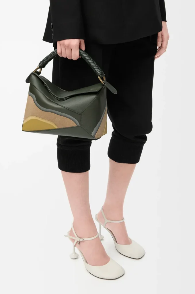 Bolso Puzzle Edge Landscape pequeño en piel de becerro napa verde botella/ocre Bolso Puzzle Edge Landscape pequeño en piel de becerro napa verde botella/ocre
