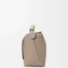 Bolso Puzzle Edge mediano en piel de becerro granulada suave color arcilla Bolso Puzzle Edge mediano en piel de becerro granulada suave color arcilla
