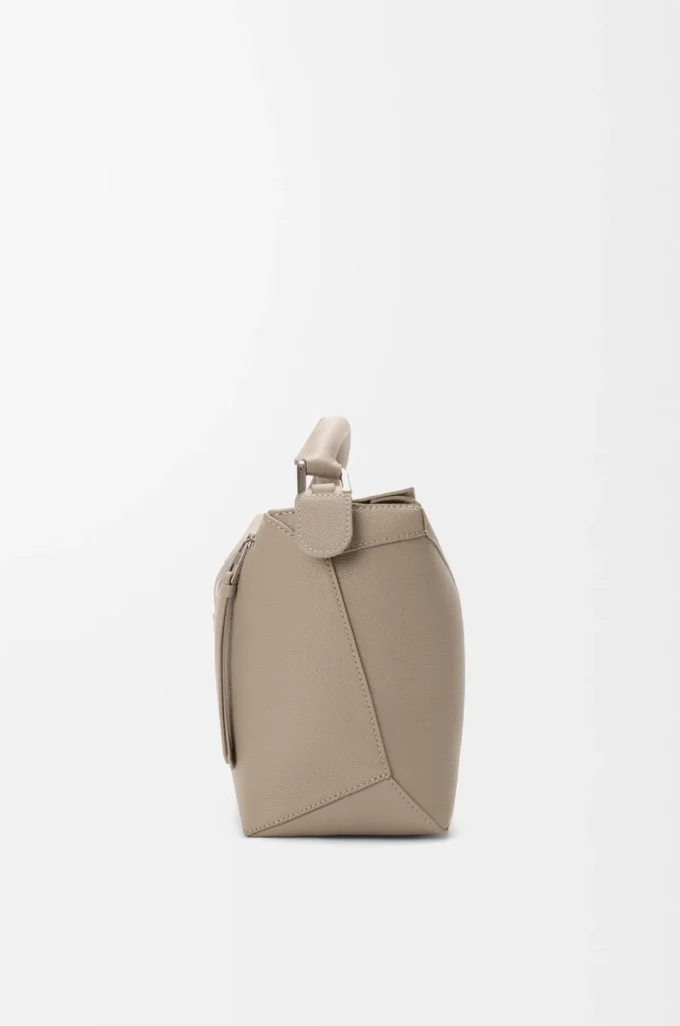 Bolso Puzzle Edge mediano en piel de becerro granulada suave color arcilla Bolso Puzzle Edge mediano en piel de becerro granulada suave color arcilla