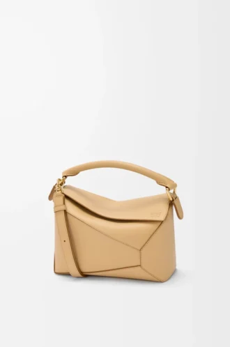 Bolso Puzzle Edge pequeño en piel de becerro clásica color beige seda