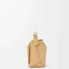 Bolso Puzzle Edge pequeño en piel de becerro clásica color beige seda