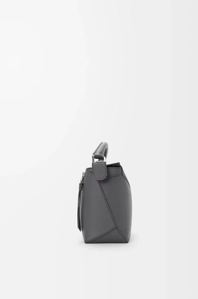 Bolso Puzzle Edge pequeño en piel de becerro clásica color pizarra Bolso Puzzle Edge pequeño en piel de becerro clásica color pizarra
