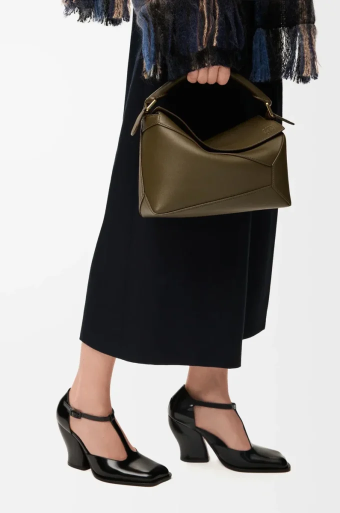 Bolso Puzzle Edge pequeño en piel de becerro clásica Dark Khaki Bolso Puzzle Edge pequeño en piel de becerro clásica Dark Khaki