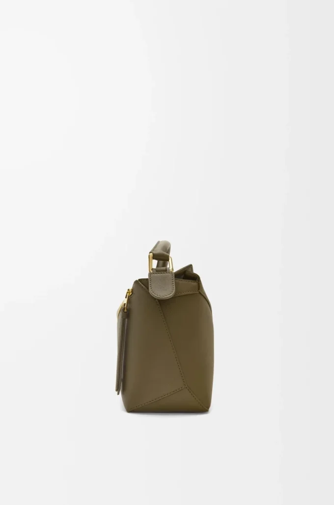 Bolso Puzzle Edge pequeño en piel de becerro clásica Dark Khaki Bolso Puzzle Edge pequeño en piel de becerro clásica Dark Khaki