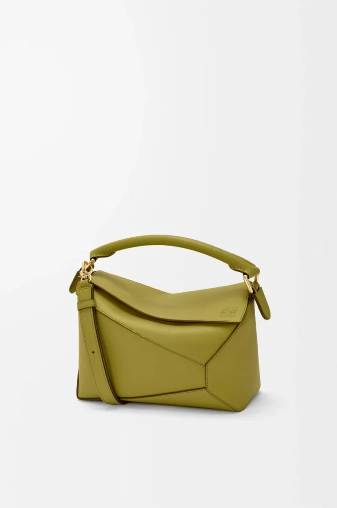 Bolso Puzzle Edge pequeño en piel de becerro clásica Light Moss Bolso Puzzle Edge pequeño en piel de becerro clásica Light Moss