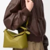 Bolso Puzzle Edge pequeño en piel de becerro clásica Light Moss Bolso Puzzle Edge pequeño en piel de becerro clásica Light Moss