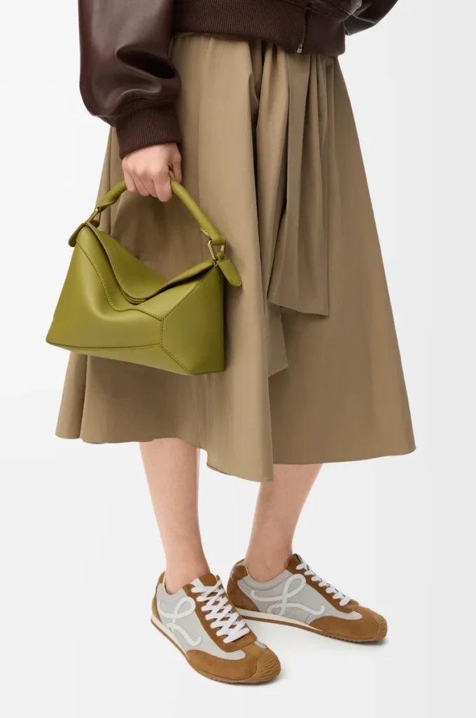 Bolso Puzzle Edge pequeño en piel de becerro clásica Light Moss Bolso Puzzle Edge pequeño en piel de becerro clásica Light Moss