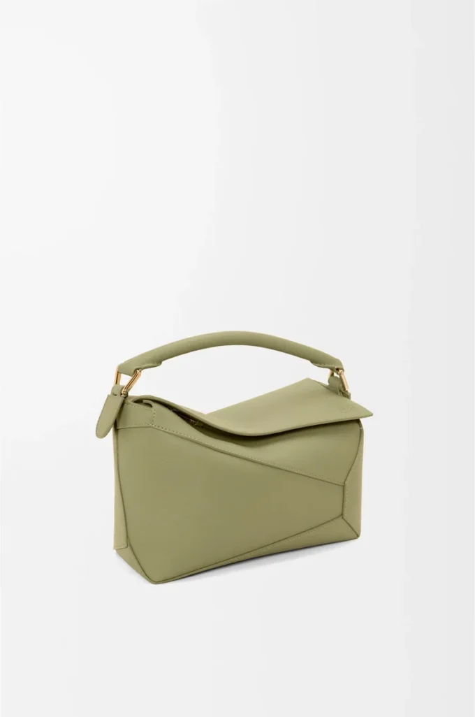 Bolso Puzzle Edge pequeño en piel de becerro clásica verde eucalipto Bolso Puzzle Edge pequeño en piel de becerro clásica verde eucalipto