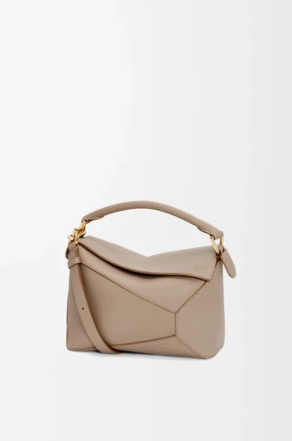 Bolso Puzzle Edge pequeño en piel de becerro granulada suave Color arena