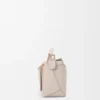 Bolso Puzzle Edge pequeño en piel de becerro granulada suave color Light Ghost Bolso Puzzle Edge pequeño en piel de becerro granulada suave color Light Ghost