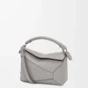 Bolso Puzzle Edge pequeño en piel de becerro granulada suave gris perla Bolso Puzzle Edge pequeño en piel de becerro granulada suave gris perla