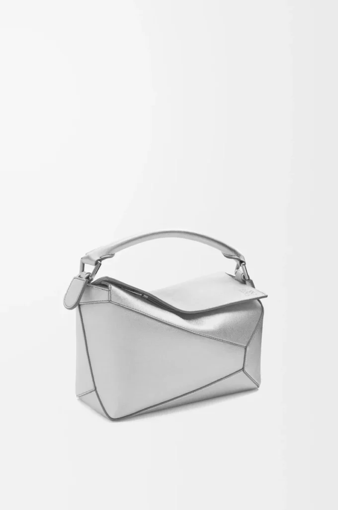 Bolso Puzzle Edge pequeño en piel de cordero laminada Plata Bolso Puzzle Edge pequeño en piel de cordero laminada Plata