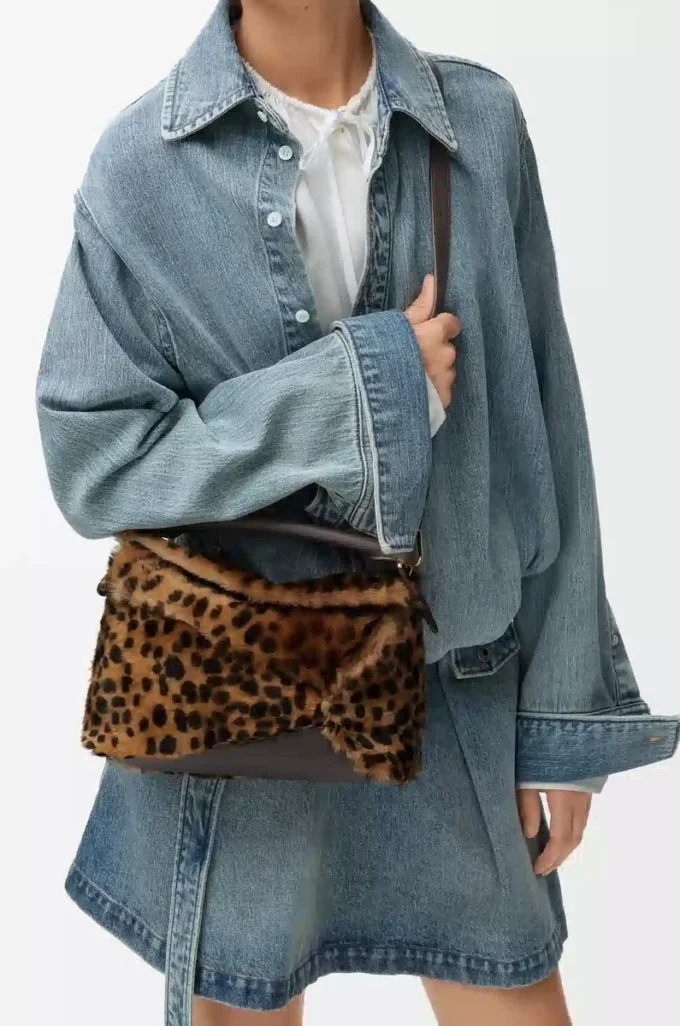 Bolso Puzzle Edge pequeño en piel de oveja estampada Beige/Marrón Bolso Puzzle Edge pequeño en piel de oveja estampada Beige/Marrón