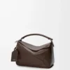 Bolso Puzzle Featherlight grande en piel de cordero napa Dark Chestnut Bolso Puzzle Featherlight grande en piel de cordero napa Dark Chestnut