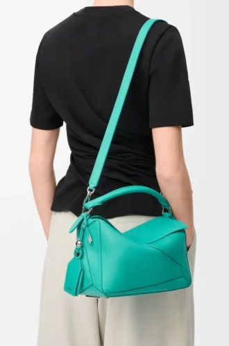 Bolso Puzzle Featherlight pequeño en piel de cordero napa color aguamarina