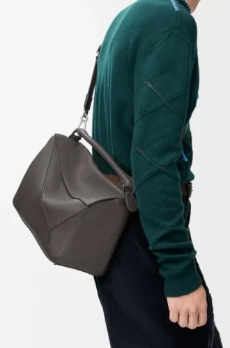 Bolso Puzzle grande en piel de becerro granulada flexible Gris oscuro