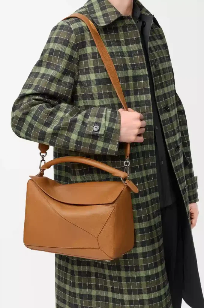 Bolso Puzzle grande en piel de becerro granulada flexible marrón claro cañón Bolso Puzzle grande en piel de becerro granulada flexible marrón claro cañón