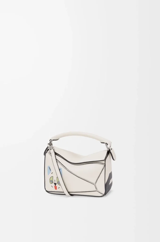 Bolso Puzzle mini Futurist Cat en piel de becerro clásica Soft White Bolso Puzzle mini Futurist Cat en piel de becerro clásica Soft White