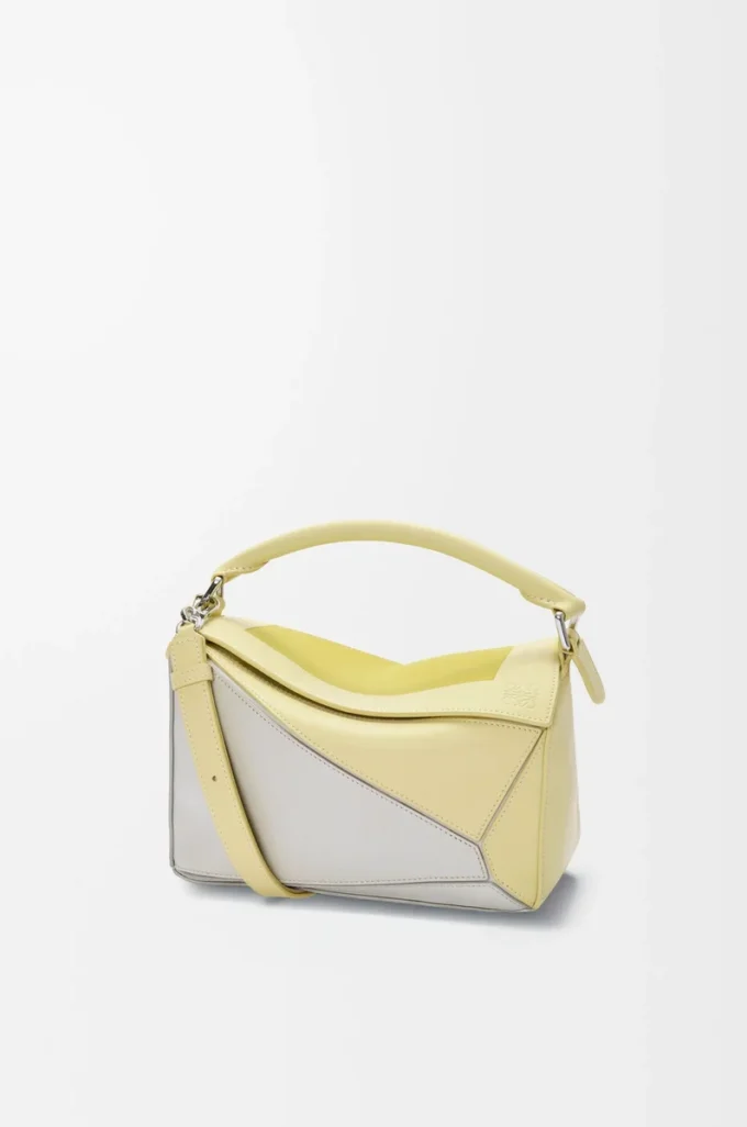 Bolso Puzzle pequeño en piel de becerro napa Gris pálido/Citrino claro Bolso Puzzle pequeño en piel de becerro napa Gris pálido/Citrino claro
