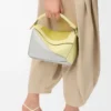 Bolso Puzzle pequeño en piel de becerro napa Gris pálido/Citrino claro Bolso Puzzle pequeño en piel de becerro napa Gris pálido/Citrino claro