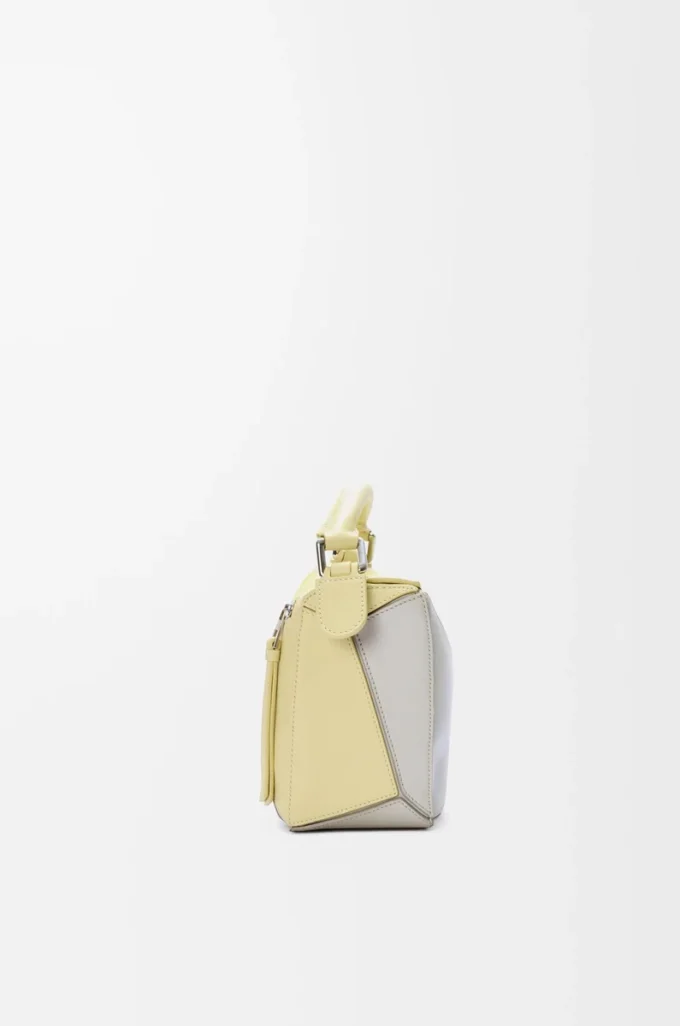 Bolso Puzzle pequeño en piel de becerro napa Gris pálido/Citrino claro Bolso Puzzle pequeño en piel de becerro napa Gris pálido/Citrino claro